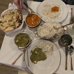 Butter chicken Garlic naan Saag Paneer