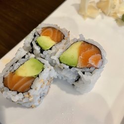 Kiko Ramen & Sushi - Salmon avo roll