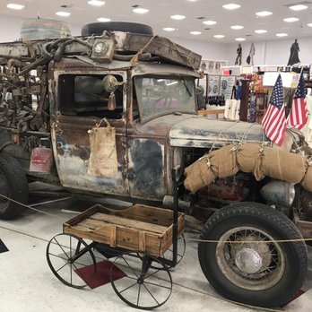 Blackwell's Corner - Gas Stations Near Me - Lost Hills, California