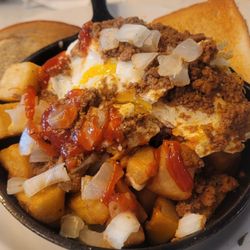 Mama Lor’s Cafe - Lake Road - Trash plate breakfast skillet