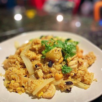 Tahntawan Thai Kitchen - Pineapple fried rice - Thai Near Me - Marina Del Rey, California Tahntawan Thai Kitchen - Pineapple fried rice - Thai Near Me - Marina Del Rey, California