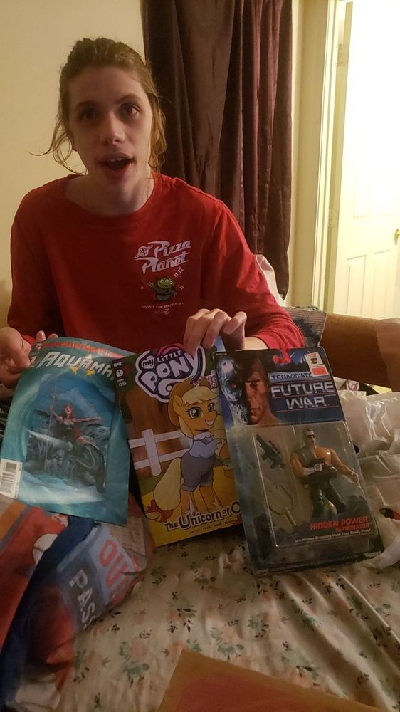 GATEWAY COMICS AND TOYS Updated September 2024 18 Photos & 12