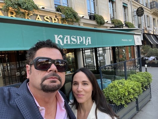 Caviar Kaspia by null