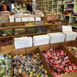 Holland Peanut Store