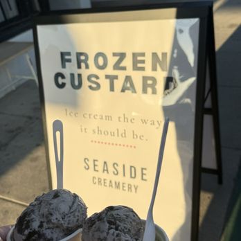 Seaside Creamery - Mallow cookies and cream - Ice Cream & Frozen Yogurt Near Me - Long Beach, California Seaside Creamery - Mallow cookies and cream - Ice Cream & Frozen Yogurt Near Me - Long Beach, California