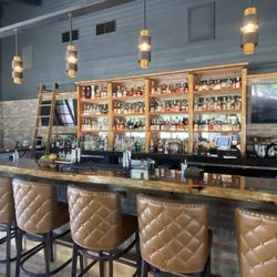 V Bar - Bar