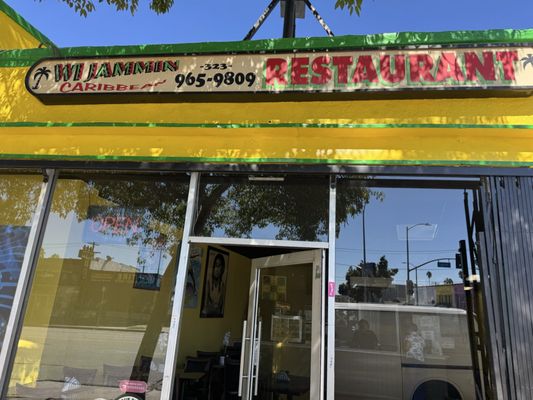 Wi Jammin Caribbean Cafe by null