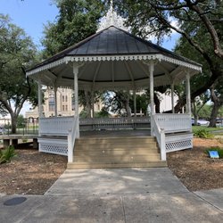 DeLeon Plaza