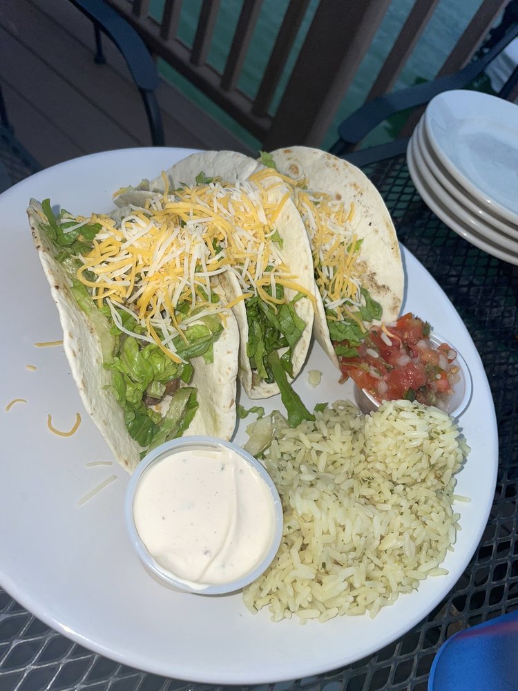 Boat House Grill and Bar Logo