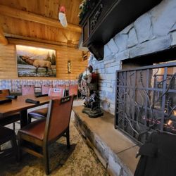 Blue Canyon Kitchen & Tavern - Fireside seating