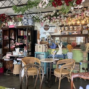 Blooming Floral Cafe - Inside scenery - Coffee & Tea Near Me - Tampa, Florida