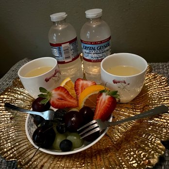 Spa Soleil Massage - Complimentary fruit and tea before massage - Day Spas Near Me - Venice, California