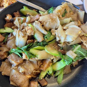 Siam Station - Pad See Ew - Thai Near Me - Irvine, California