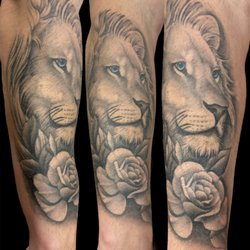Gypsy Rose Tattoo - Done by Mike Knox (@m1_tattoos)