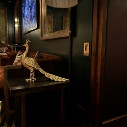 Pluma Lounge - Decor