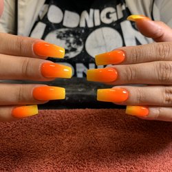 H2O Nail Spa - Coffin nails ombré