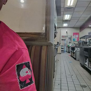 Huddle House - The floors are nasty. - American Near Me - Mt. Vernon, Texas