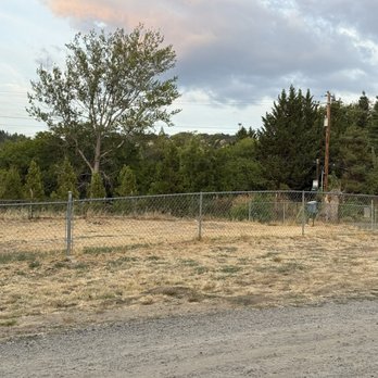 Ashland Creekside Campground - Dog run - RV Parks Near Me - Ashland, Oregon Ashland Creekside Campground - Dog run - RV Parks Near Me - Ashland, Oregon