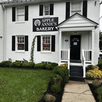 Apple Annie's Bakery - Outside - Bakeries Near Me - Martinsburg, West Virginia Apple Annie's Bakery - Outside - Bakeries Near Me - Martinsburg, West Virginia