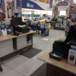 Lowe's Home Improvement - Inside dtore