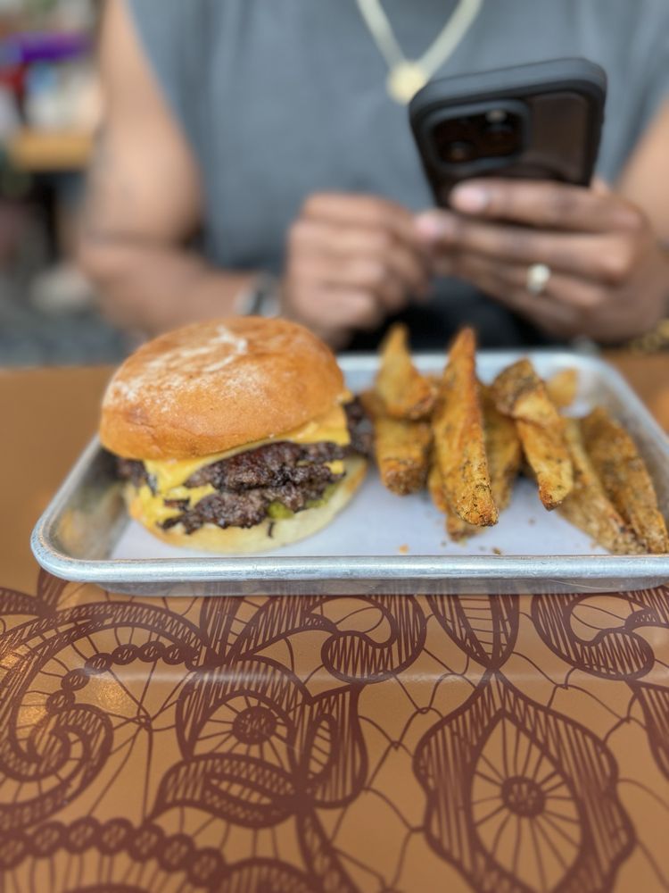 BONA FIDE DELUXE Updated November 2024 145 Photos & 79 Reviews