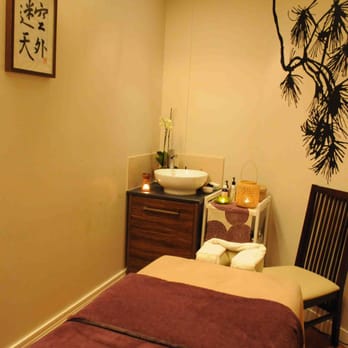 Chi Yu Wellness Centre - Treatment room - Day Spas Near Me - London, XGL Chi Yu Wellness Centre - Treatment room - Day Spas Near Me - London, XGL