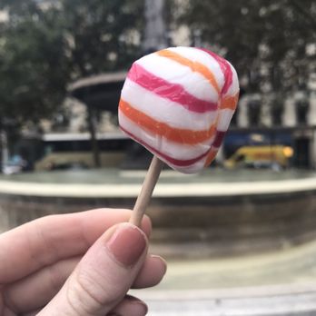 La Cure Gourmande - Bubblegum lollipop - Candy Stores Near Me - Paris, 75