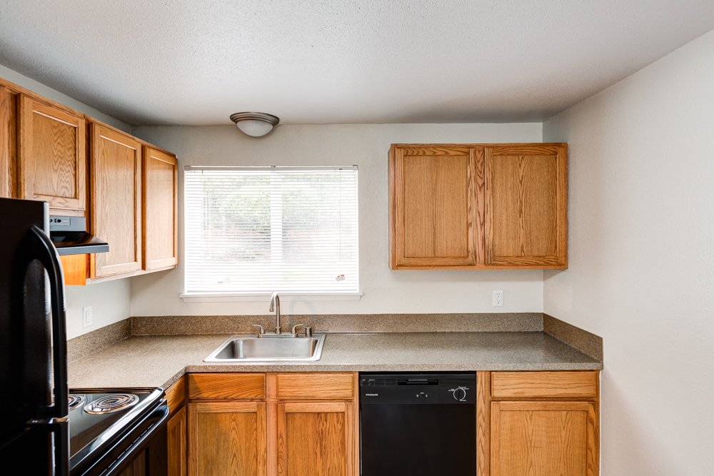 MANHATTAN APARTMENTS Updated June 2024 10 Photos 18243 1st Ave S