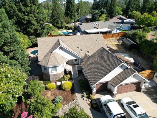 Lucero's Roofing Logo