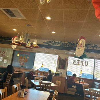 Garcia's Kitchen - Dining area - New Mexican Cuisine Near Me - Albuquerque, New Mexico