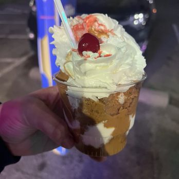 Mister Goodies - Cookie Butter Sundae - Ice Cream & Frozen Yogurt Near Me - Lynchburg, Virginia