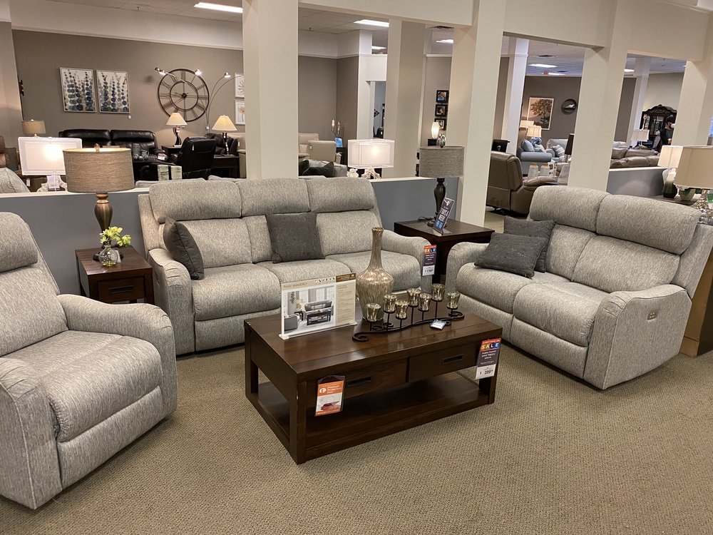RAYMOUR & FLANIGAN FURNITURE AND MATTRESS STORE Updated August 2024