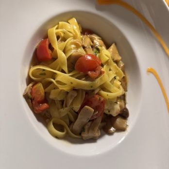 Bacarandino - Spaghetti with porcini mushrooms, and king prawns - Venetian Near Me - Venezia, VE Bacarandino - Spaghetti with porcini mushrooms, and king prawns - Venetian Near Me - Venezia, VE
