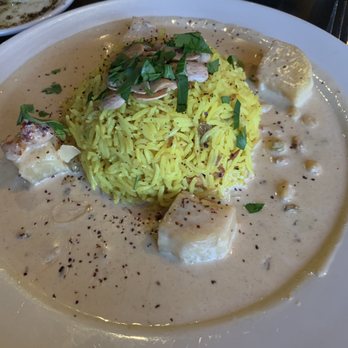 Dish N Dash - Milpitas - My favorite dish ever! It has potatoes, chicken, garbanzo beans, Greek yogurt and so many other yummy stuff on it. - Middle Eastern Near Me - Milpitas, California