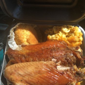 Sundays Eatery - Turkey wings - Soul Food Near Me - Miami Gardens, Florida