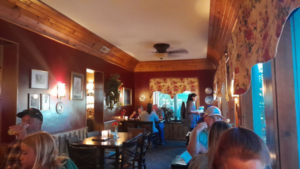 Alpine Inn by null