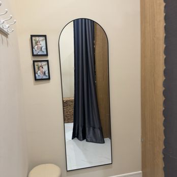 Serene Head Spa & Wellness - Changing room - Waxing Near Me - Fulshear, Texas Serene Head Spa & Wellness - Changing room - Waxing Near Me - Fulshear, Texas