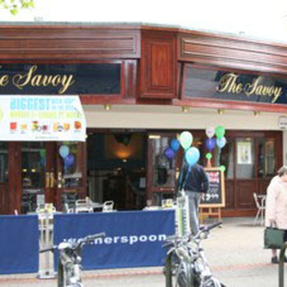 The Savoy - Pubs Near Me - Swindon, SWD