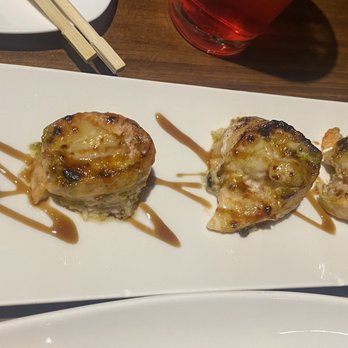 Sushi One Spot - Scallop and salmon roll hot and delicious - Sushi Bars Near Me - Montclair, California Sushi One Spot - Scallop and salmon roll hot and delicious - Sushi Bars Near Me - Montclair, California