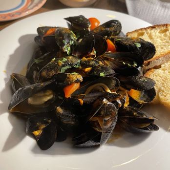 Da Vincenzo - Mussels (A MUST) - Italian Near Me - Positano, SA Da Vincenzo - Mussels (A MUST) - Italian Near Me - Positano, SA