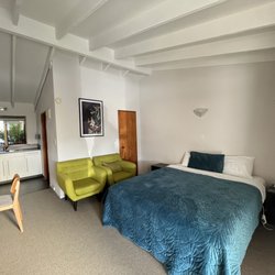 Lake Matheson Motel - Kitchenette includes microwave, electric kettle, induction stove, complimentary tea, coffee and fresh milk.