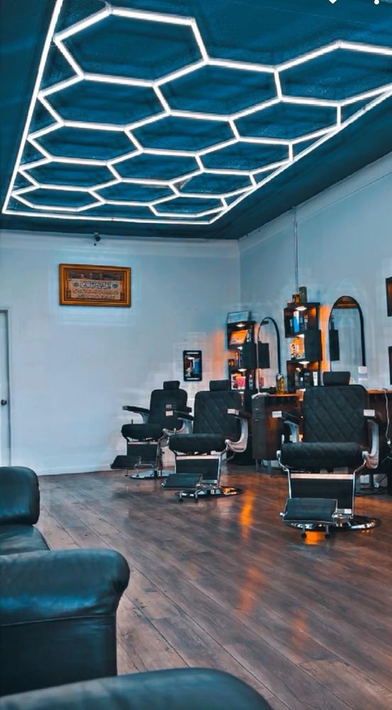 Ahmadi Barber Lounge Logo