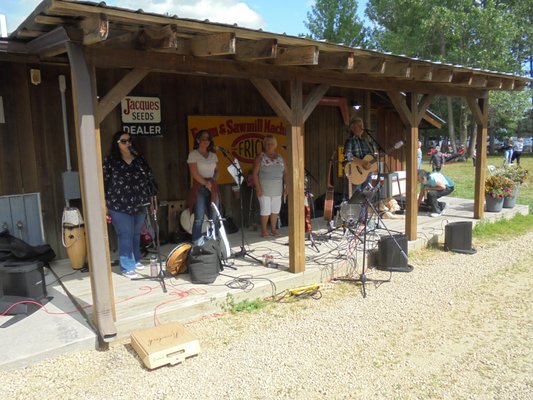 Sawmill Pizza & Brew Shed by null