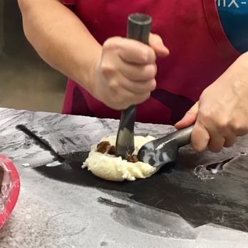 The Magic Cow - Yeahhhh mix that sweet cream! - Ice Cream & Frozen Yogurt Near Me - Davie, Florida