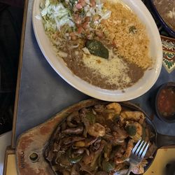 Mi Mexico - Steak, chicken, and shrimp fajitas
