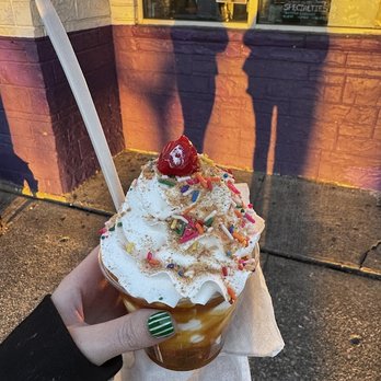 Premo's Ice Cream - twist caramel sundae - Ice Cream & Frozen Yogurt Near Me - Oak Lawn, Illinois