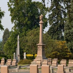 Bruce Lee and Brandon Lee Gravesite - Founding family of Seattle