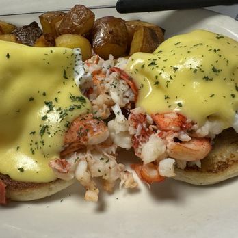 Becky's Diner - American Near Me - Portland, Maine