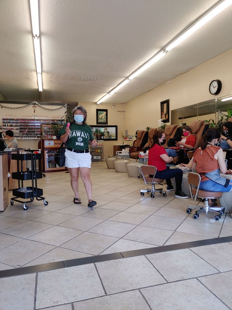 Golden Nails & Spa Photos