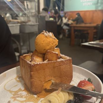 U :Dessert Story - Thai Tea Lava Toast - Desserts Near Me - Berkeley, California